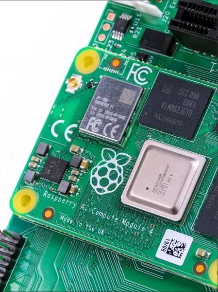 Обчислювальний модуль Pi Compute Module 4 (CM4) 8GB RAM 8GB eMMC + WiFi CM4108008 Raspberry DT2679UA фото