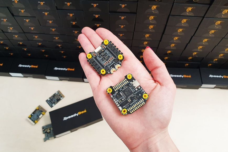 Комбо стек SpeedyBee F405 V3 ESC50A 3-6S DT2221UA фото